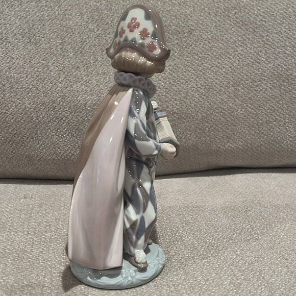 Lladro Concertina Boy 05695 Figurine Playing Accordian Jester Clown Figurine - Picture 4 of 5